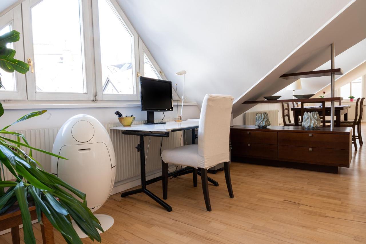 Apartament 180m2 Penthouse, Luxury Next To Karlskirche And Parking Included Wiedeń